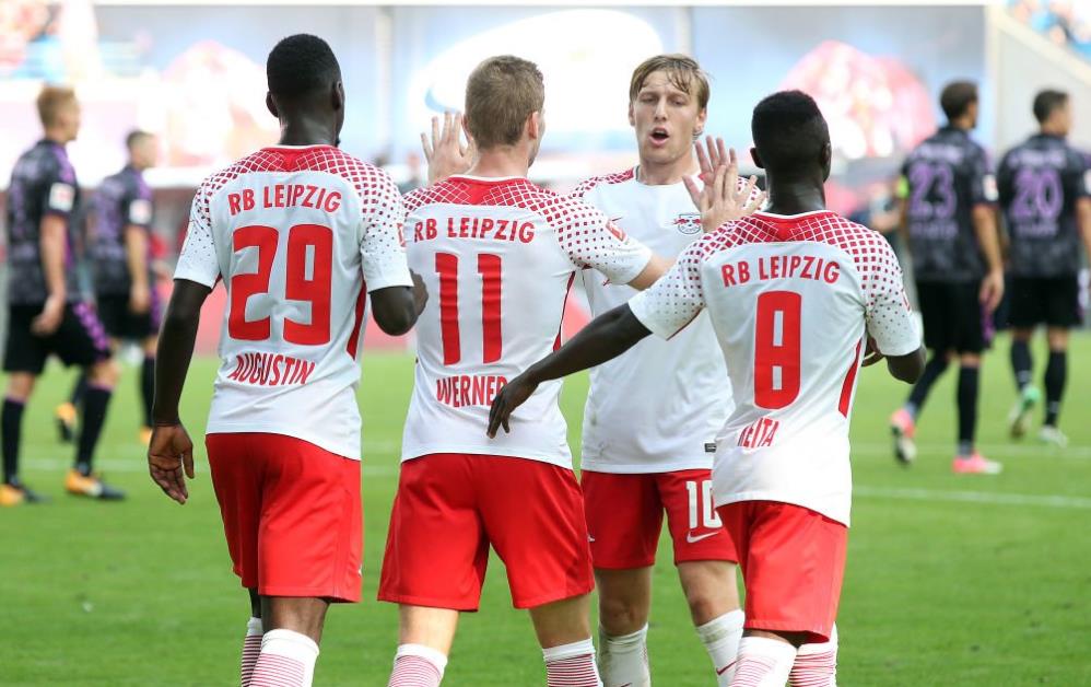 科贝：在阿劳霍遭遇心理问题后，孔德告诉弗里克他愿意踢中卫